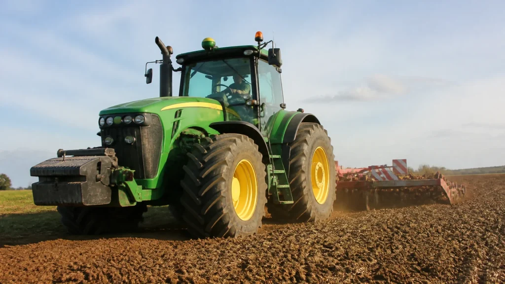 Quelle est la consommation moyenne de carburant d'un tracteur agricole ?